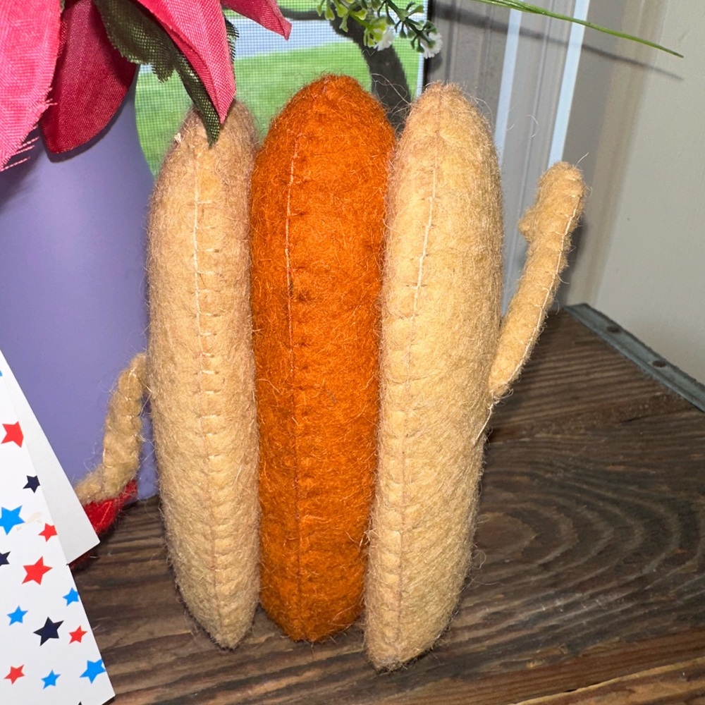 Hot Dog French Fries Holding Hands NWT Patriotic/ Summer/ Bbq Decor - Picture 6 of 6